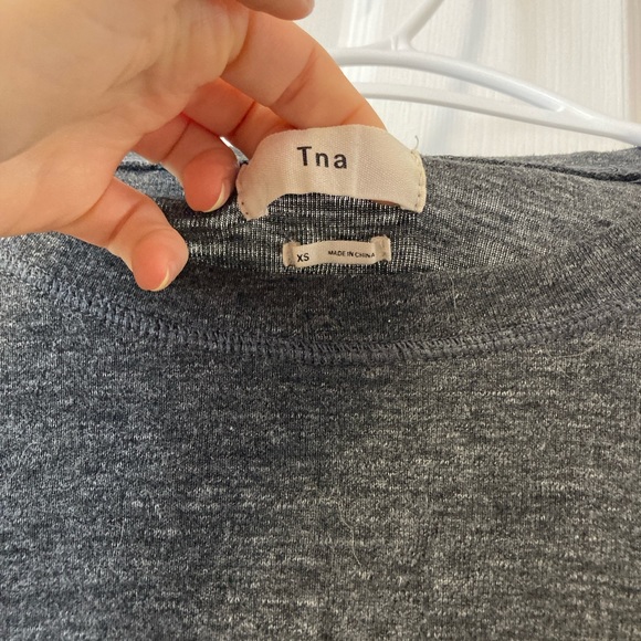 Aritzia TNA long sleeved slouchy crop top - Picture 2 of 4